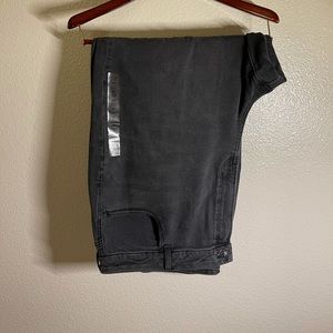 NWT - American Eagle Curvy Mom Jean - Size 24